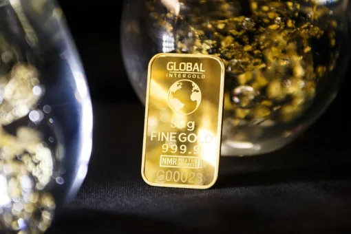 📉 Vers une baisse des taux : l’or en embuscade ?, Avignon, Or & Vintage